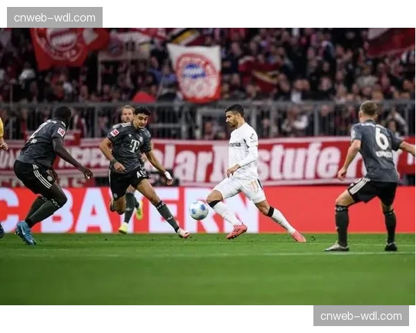 拜仁客场1-1战平勒沃库森，九人作战艰难逼平对手